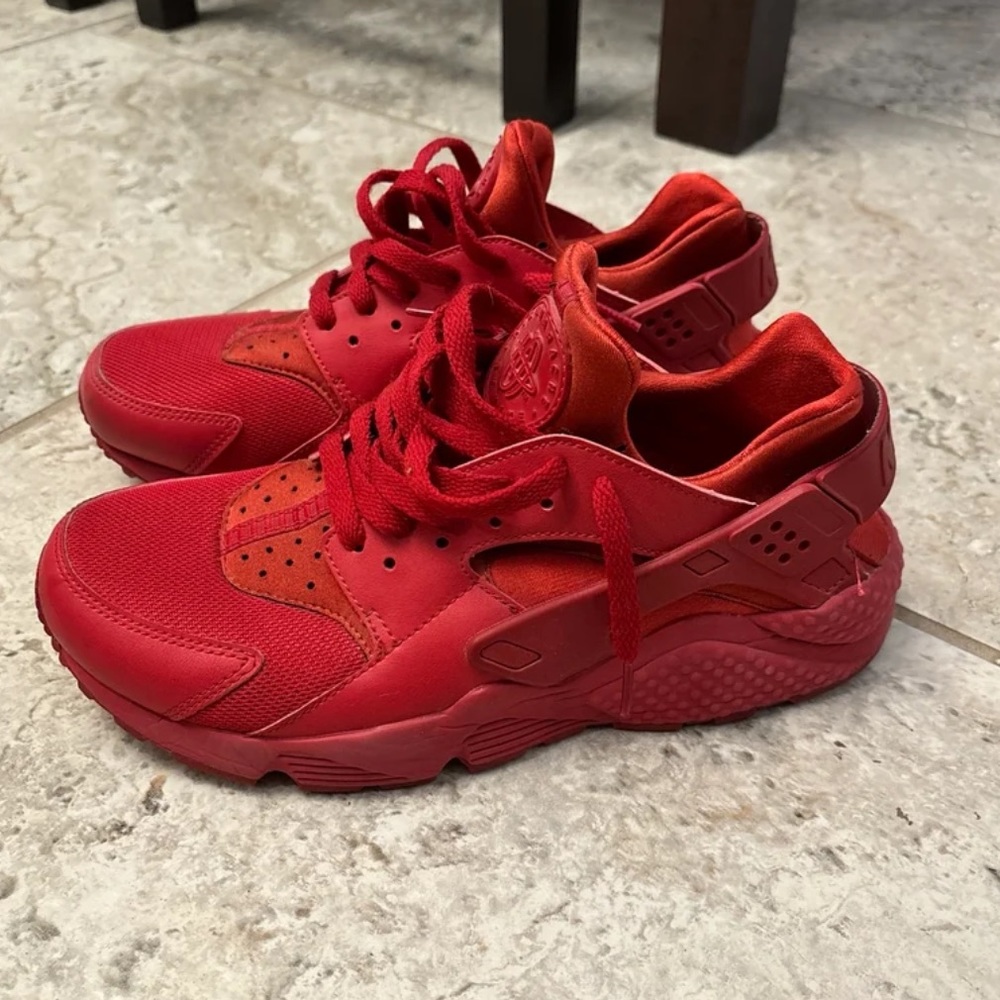 red nike huaraches men’s sneakers, size 9